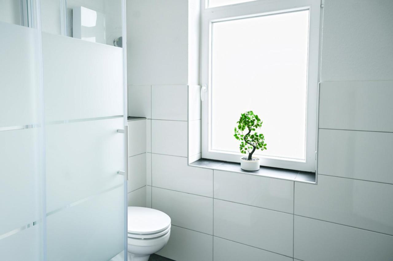 50Qm Apartment In Krefeld Zentral Gelegen Mit Hohen Decken - Beuys Apartments - เครเฟลด์ ภายนอก รูปภาพ
